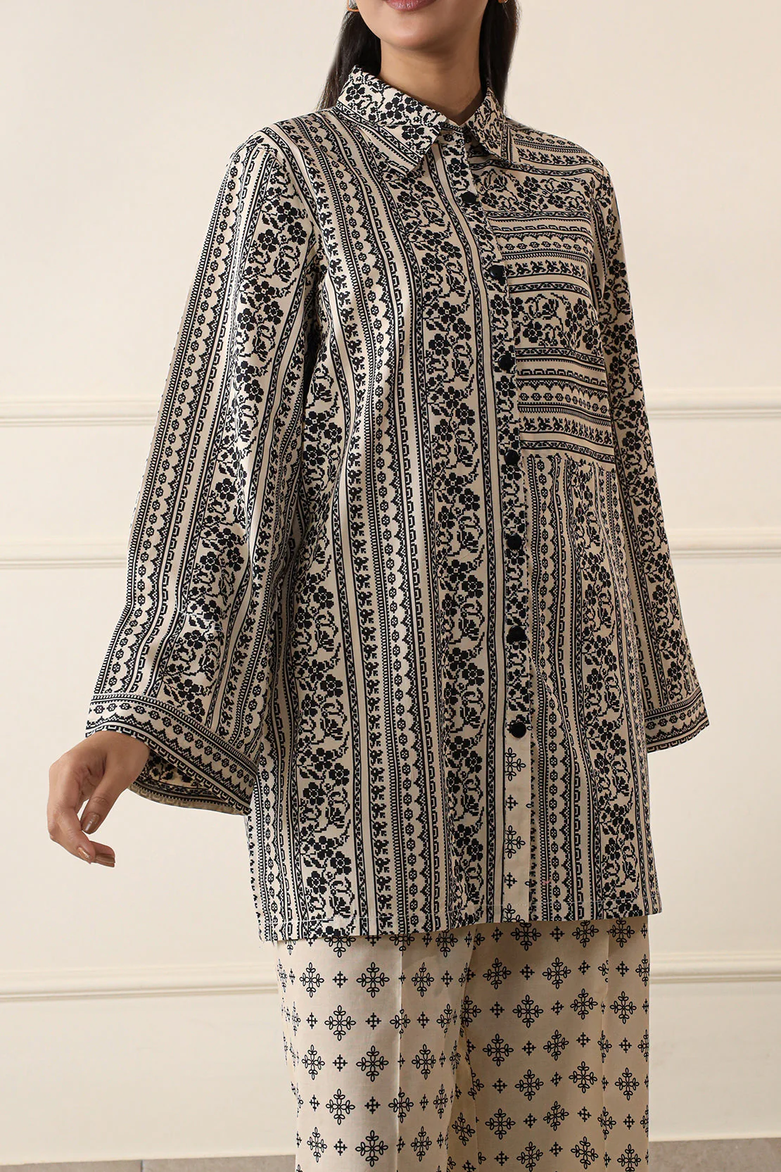 Unstitched Printed Lawn 2 Piece Shirt/Trouser - Image 3