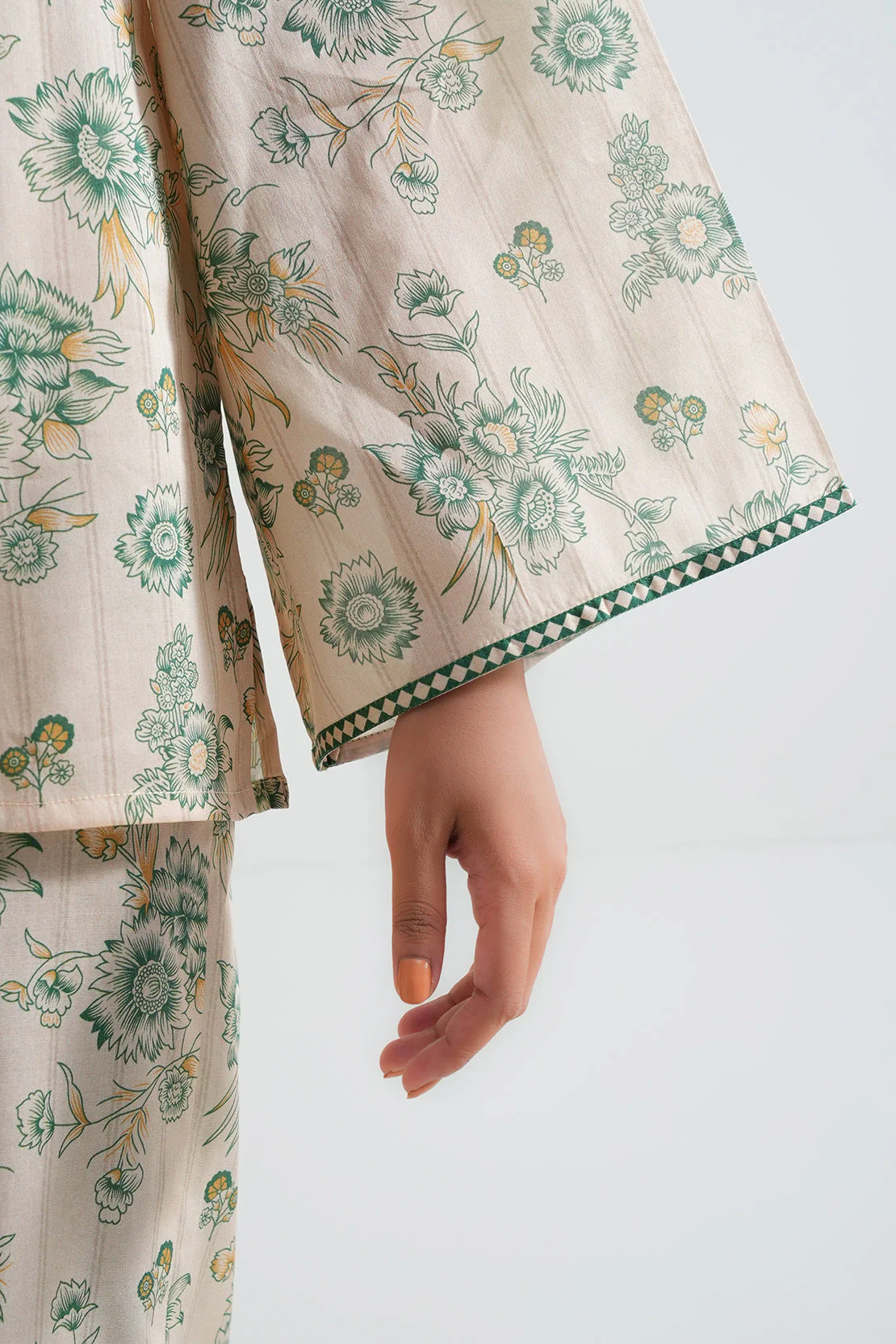Unstitched Printed Lawn 2 Piece (Shirt/Trouser) - Image 4