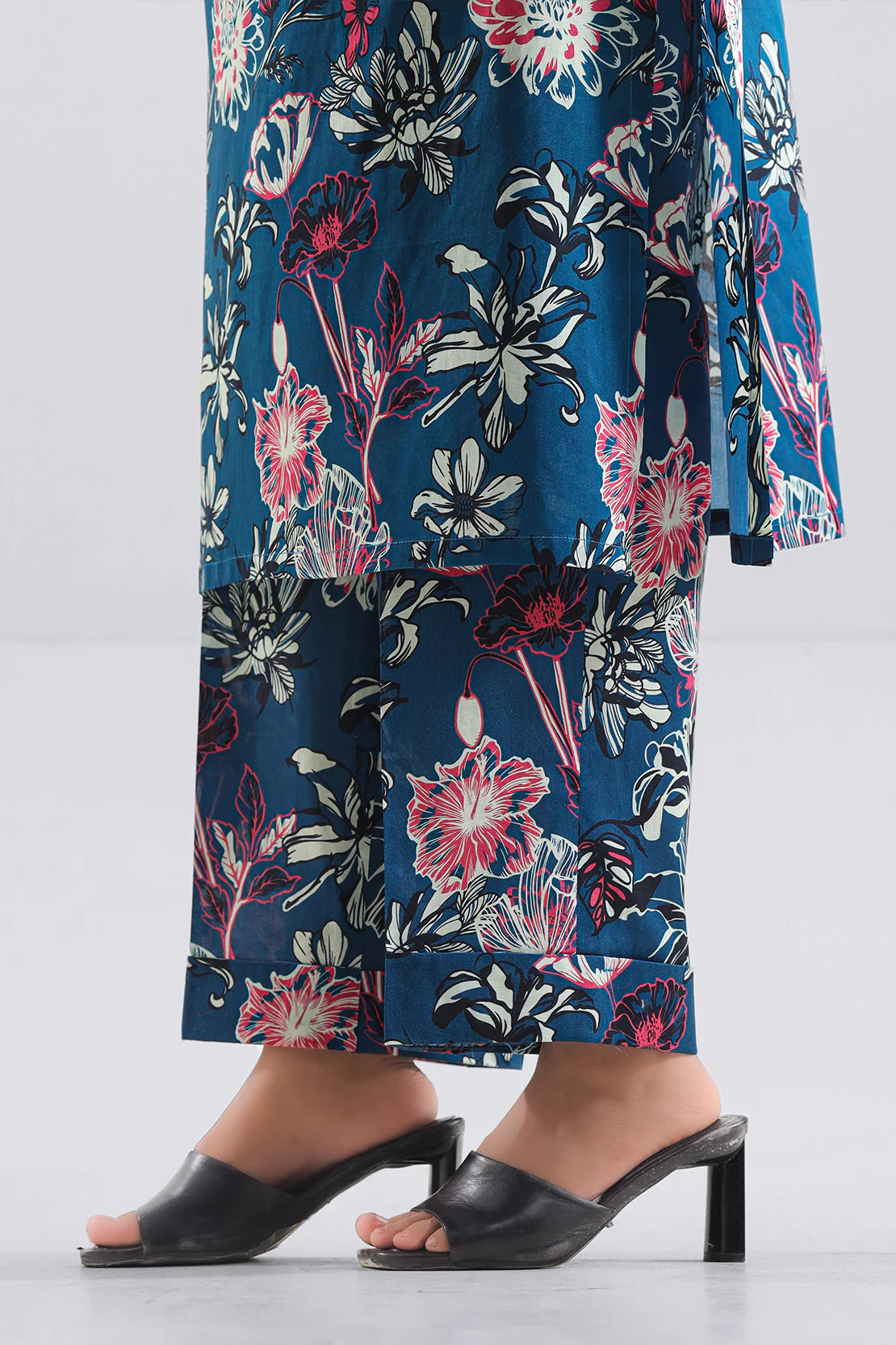 Unstitched Printed Lawn 2 Piece (Shirt/Trouser) - Image 7
