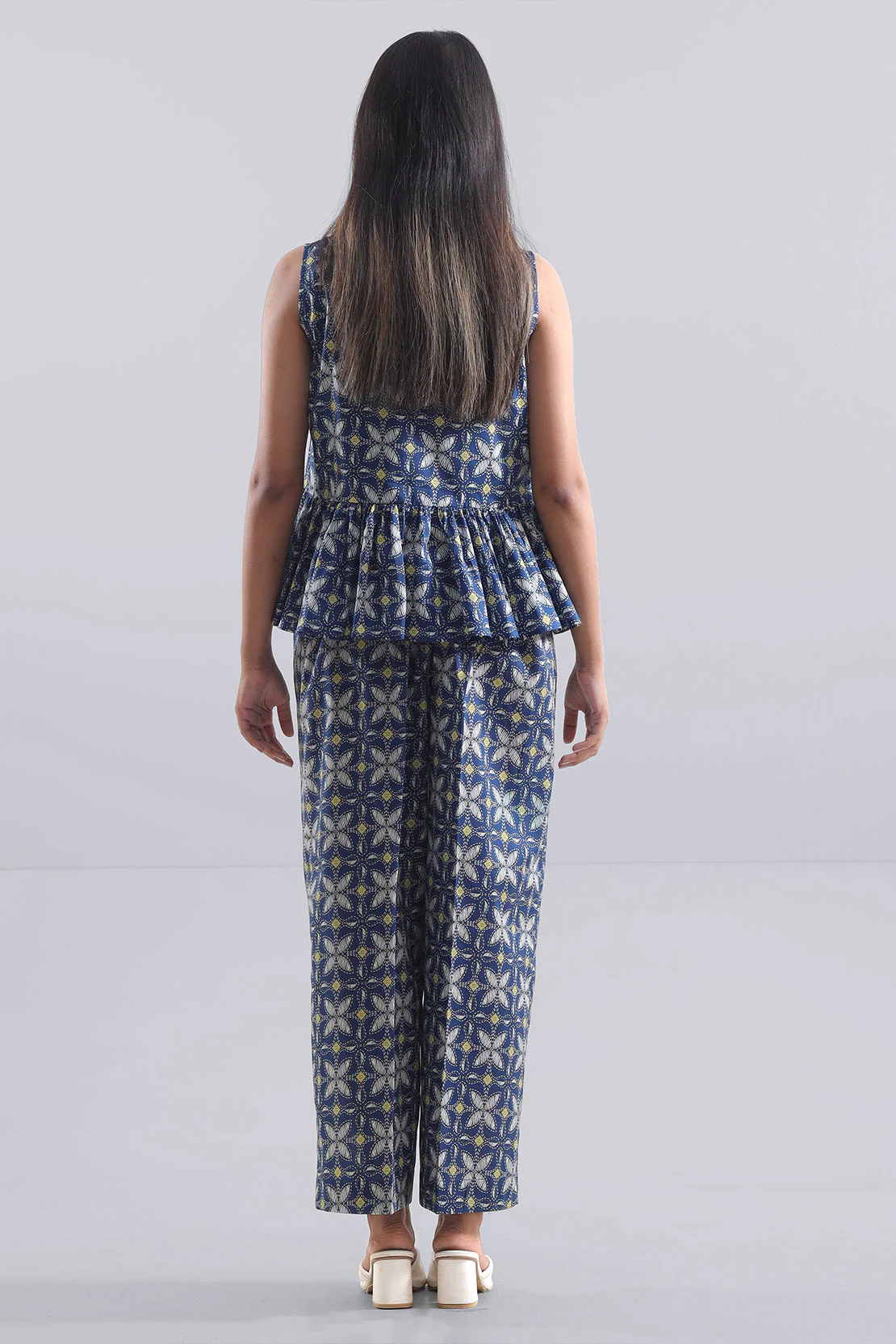 Unstitched Printed Lawn 2 Piece (Shirt/Trouser) - Image 4