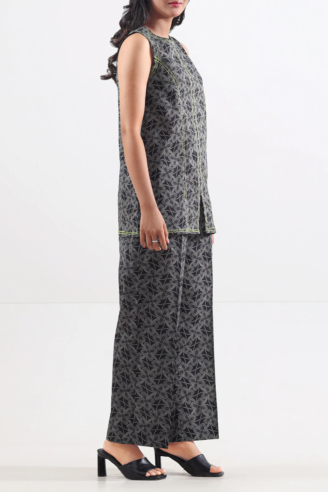 Unstitched Printed Lawn 2 Piece (Shirt/Trouser) - Image 2