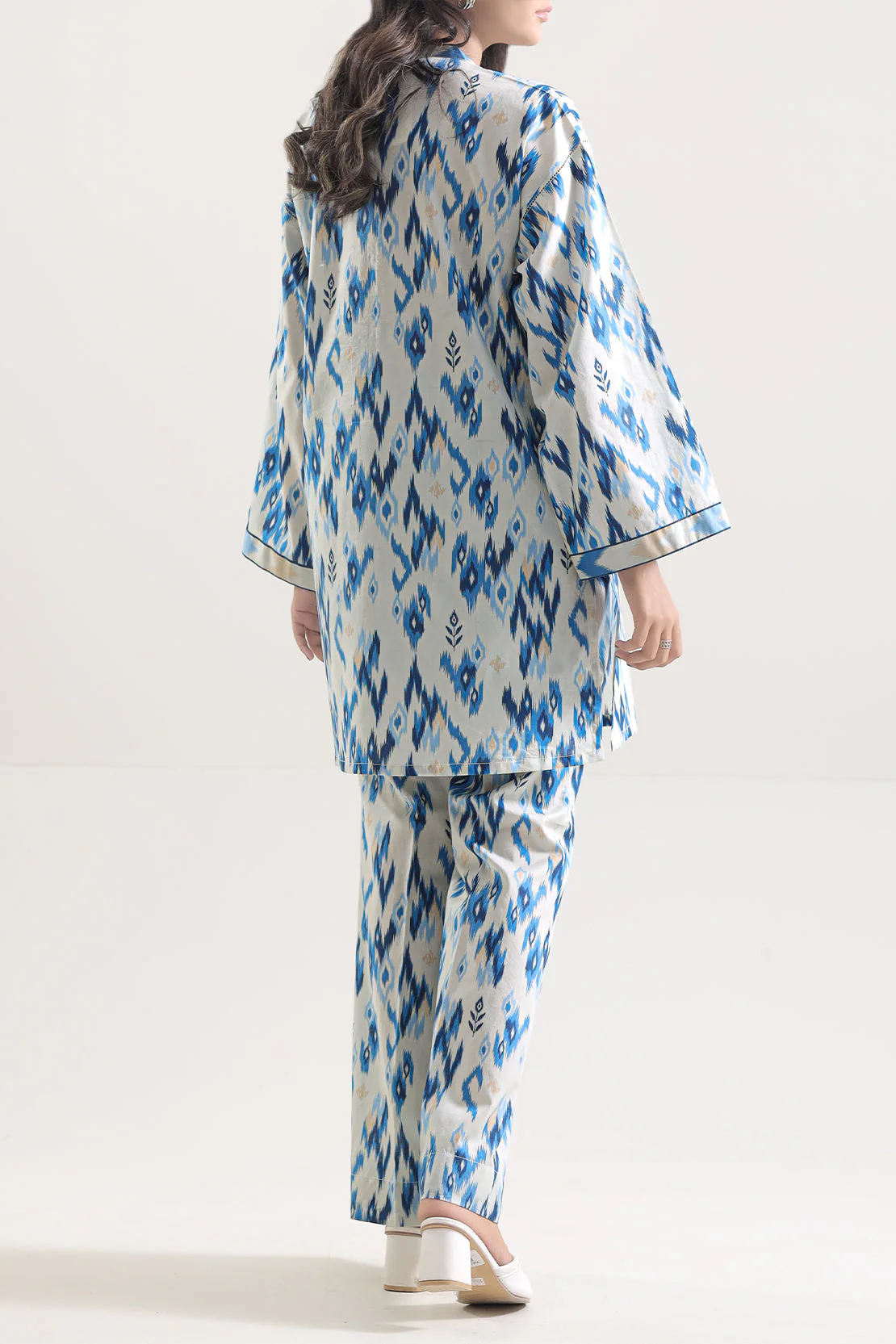Unstitched Printed Lawn 2 Piece (Shirt/Trouser) - Image 6