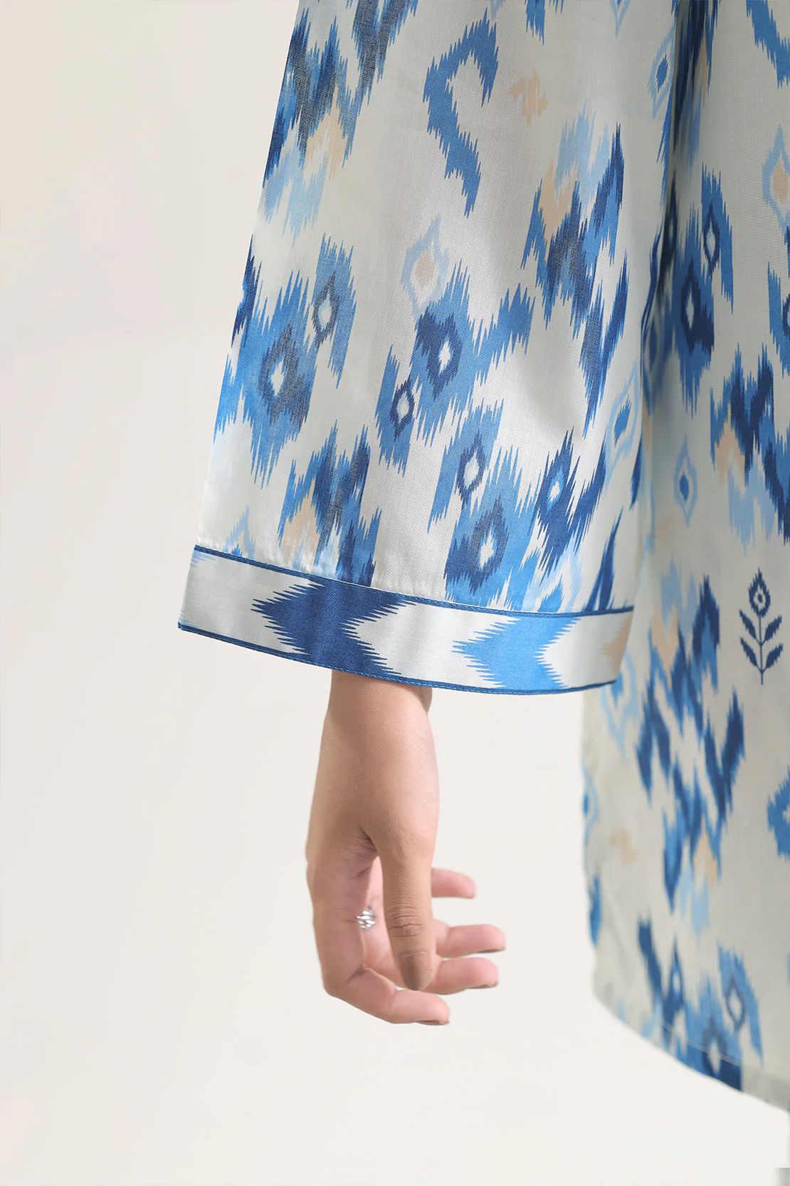 Unstitched Printed Lawn 2 Piece (Shirt/Trouser) - Image 7