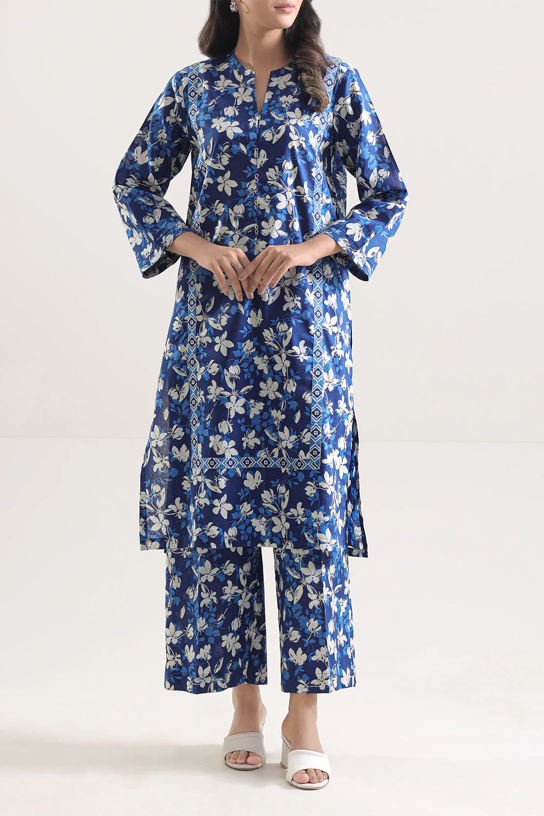 Unstitched Printed Lawn 2 Piece (Shirt/Trouser)