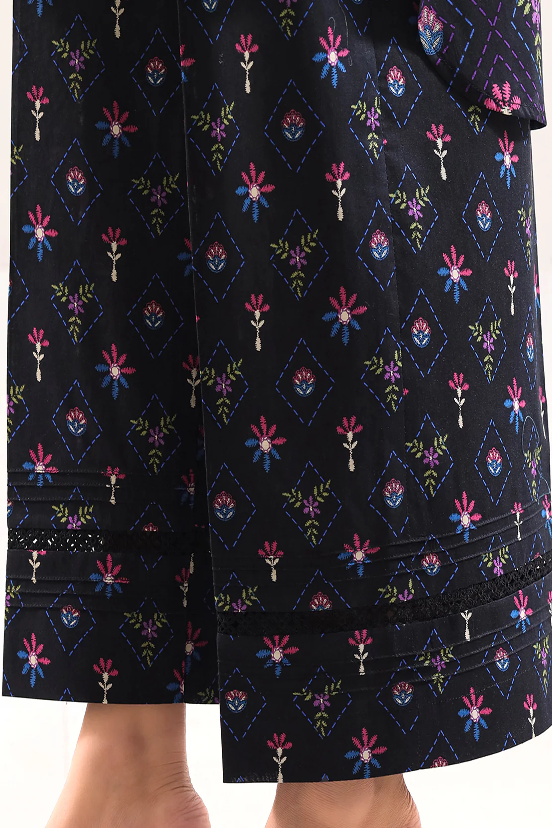 Unstitched Printed Lawn 2 Piece (Shirt/Trouser) - Image 5