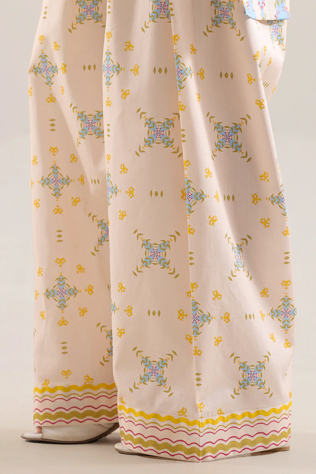 Unstitched Printed Lawn 2 Piece (Shirt/Trouser) - Image 6