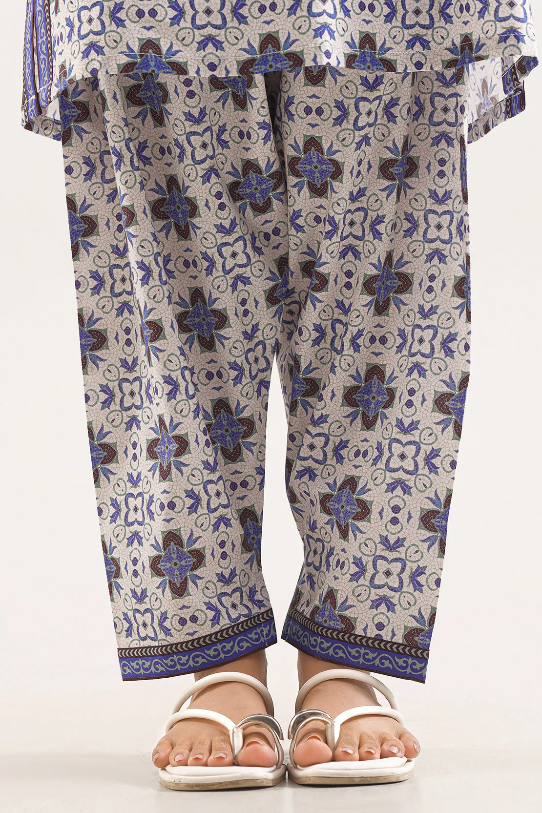 Unstitched Printed Lawn 2 Piece (Shirt/Trouser) - Image 5