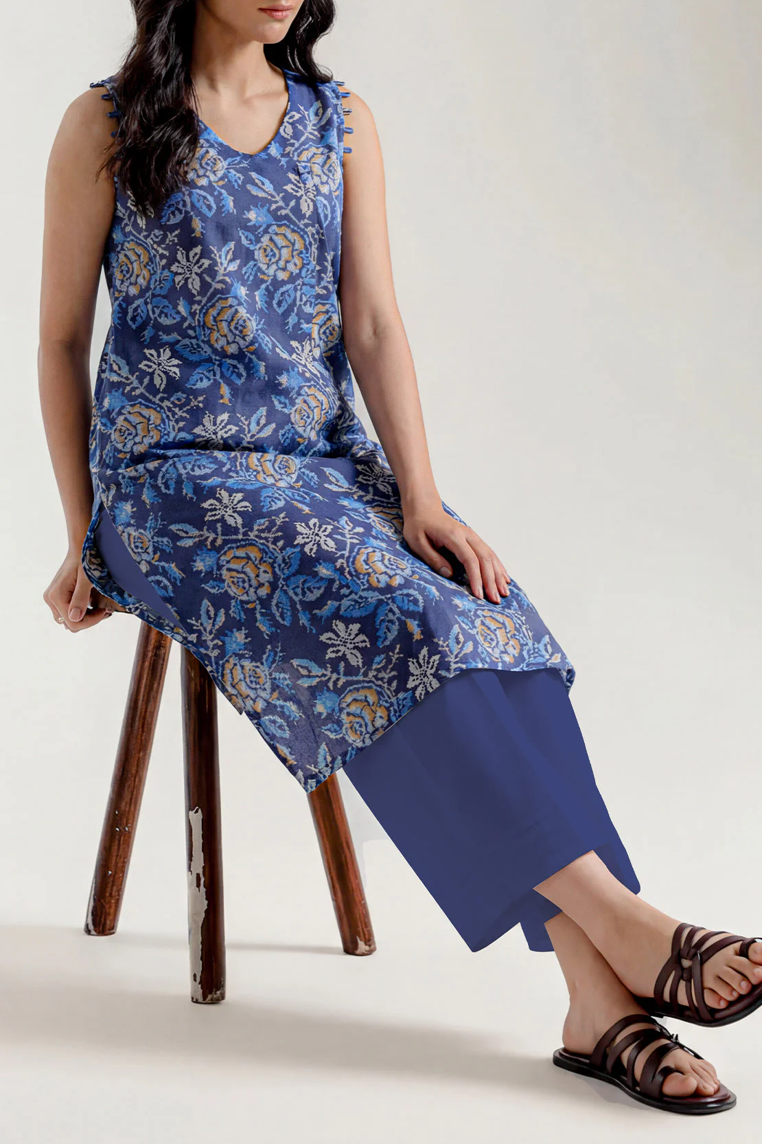 Unstitched Printed Lawn 2 Piece (Shirt/Trouser) - Image 2
