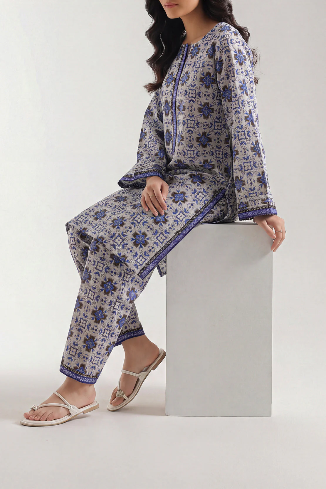 Unstitched Printed Lawn 2 Piece (Shirt/Trouser)