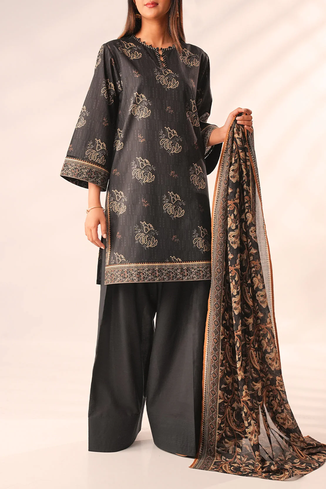 Unstitched Printed Lawn 3 Piece - Image 2