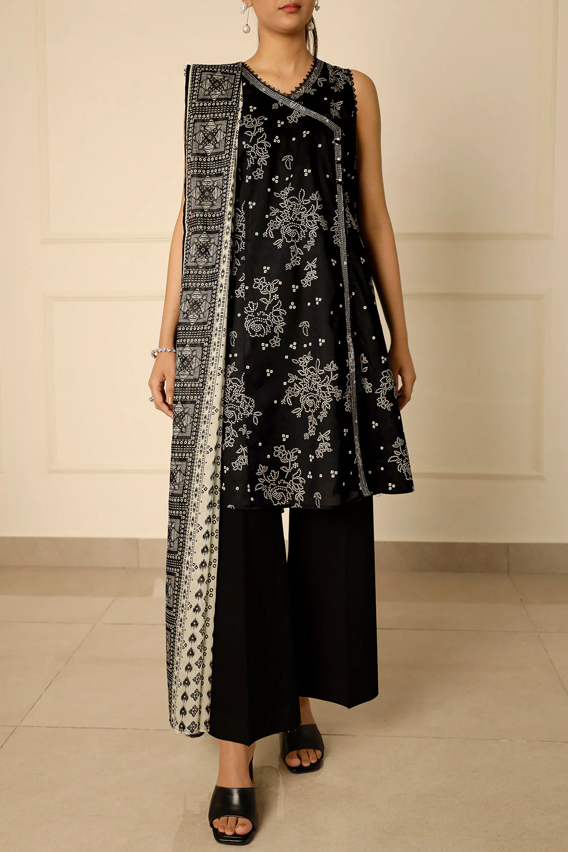 Unstitched Printed Lawn 3 Piece - Image 3