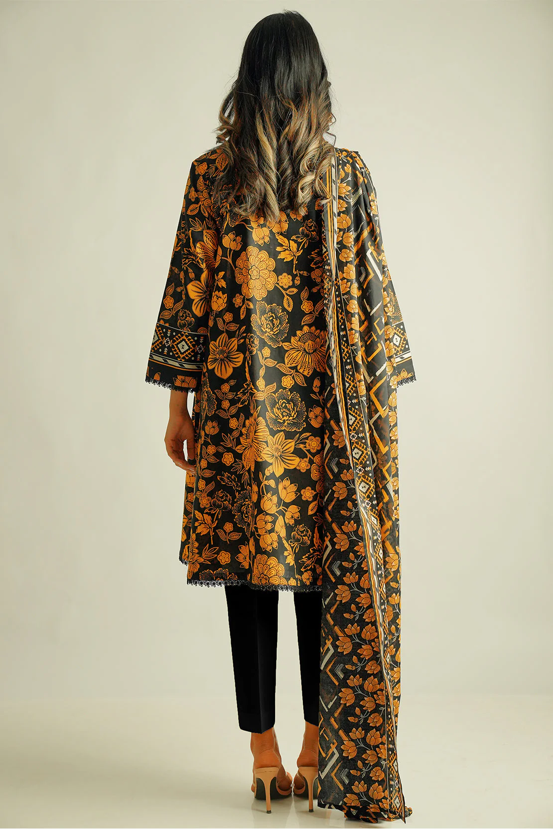 Unstitched Printed Lawn 3 Piece - Image 6