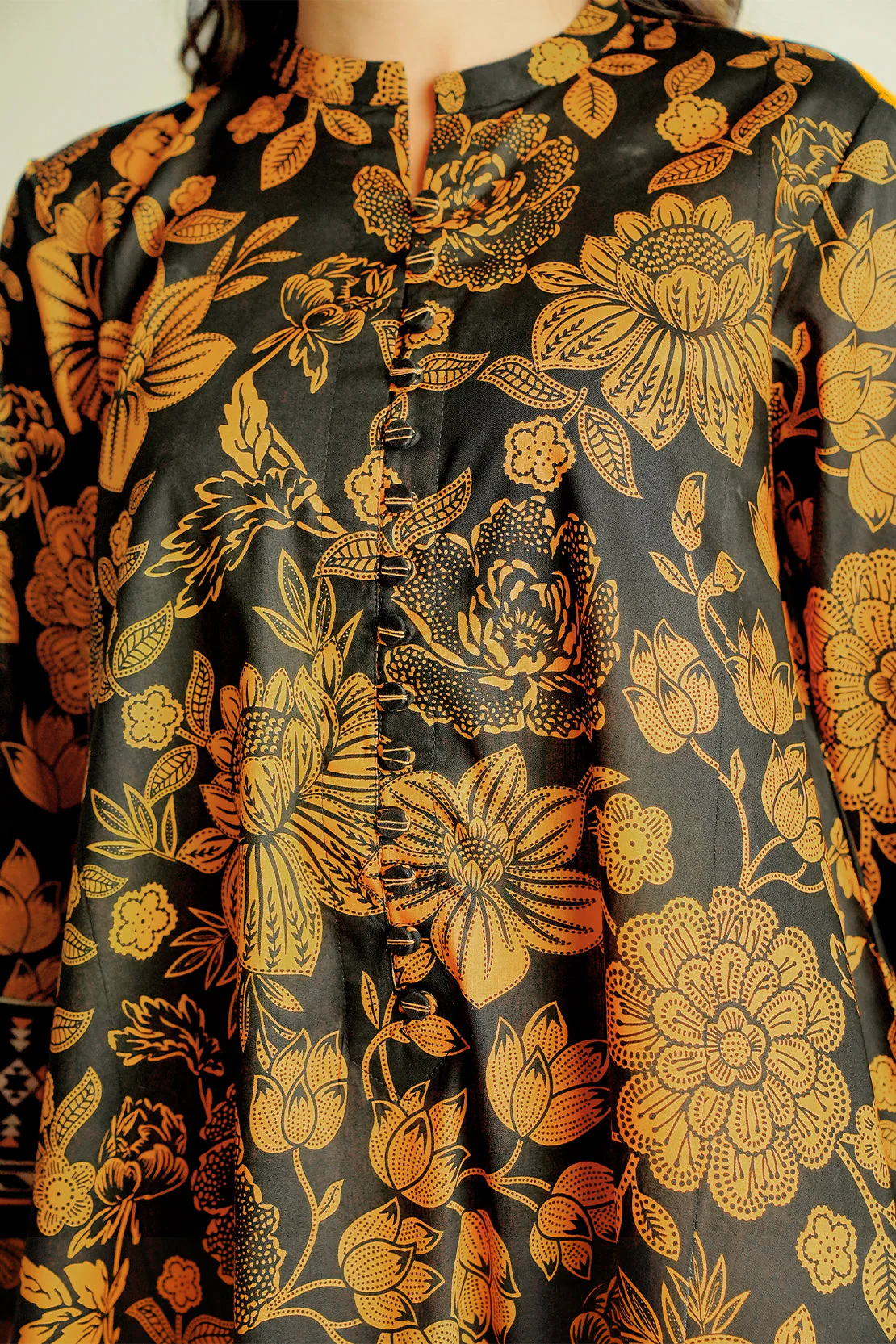 Unstitched Printed Lawn 3 Piece - Image 8