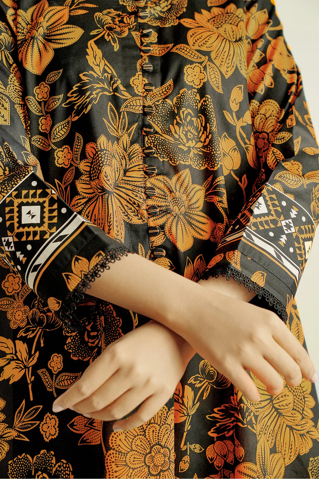 Unstitched Printed Lawn 3 Piece - Image 9