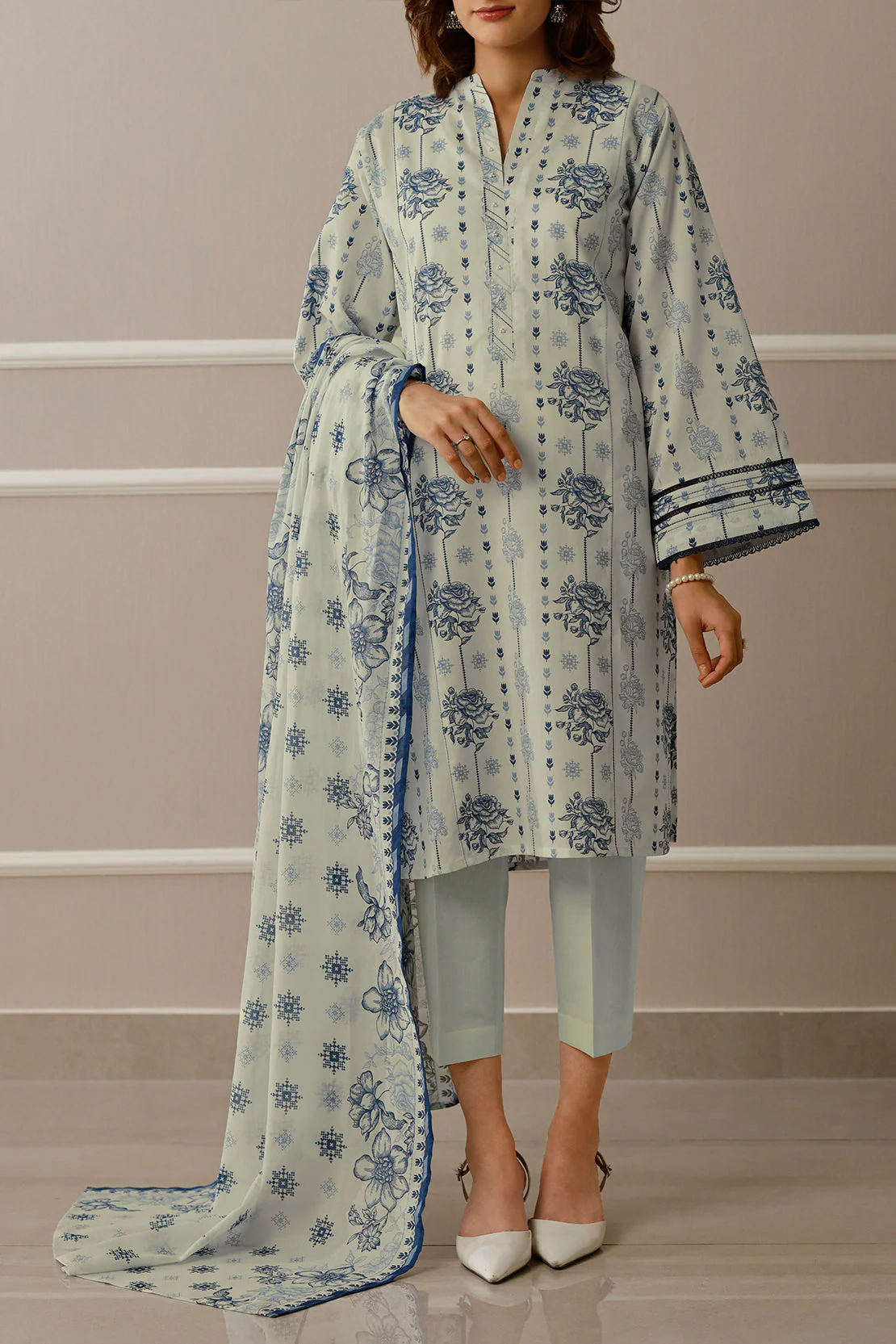 Unstitched Printed Lawn 3 Piece - Image 5