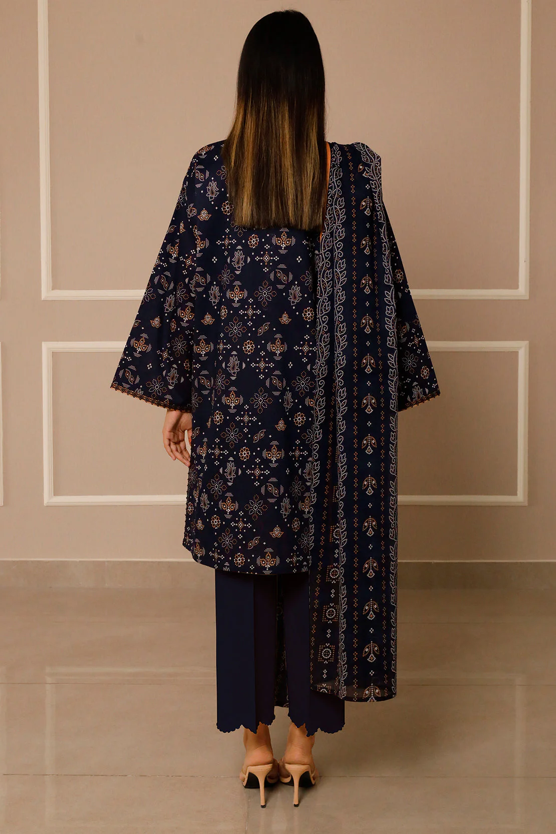 Unstitched Printed Lawn 3 Piece - Image 3