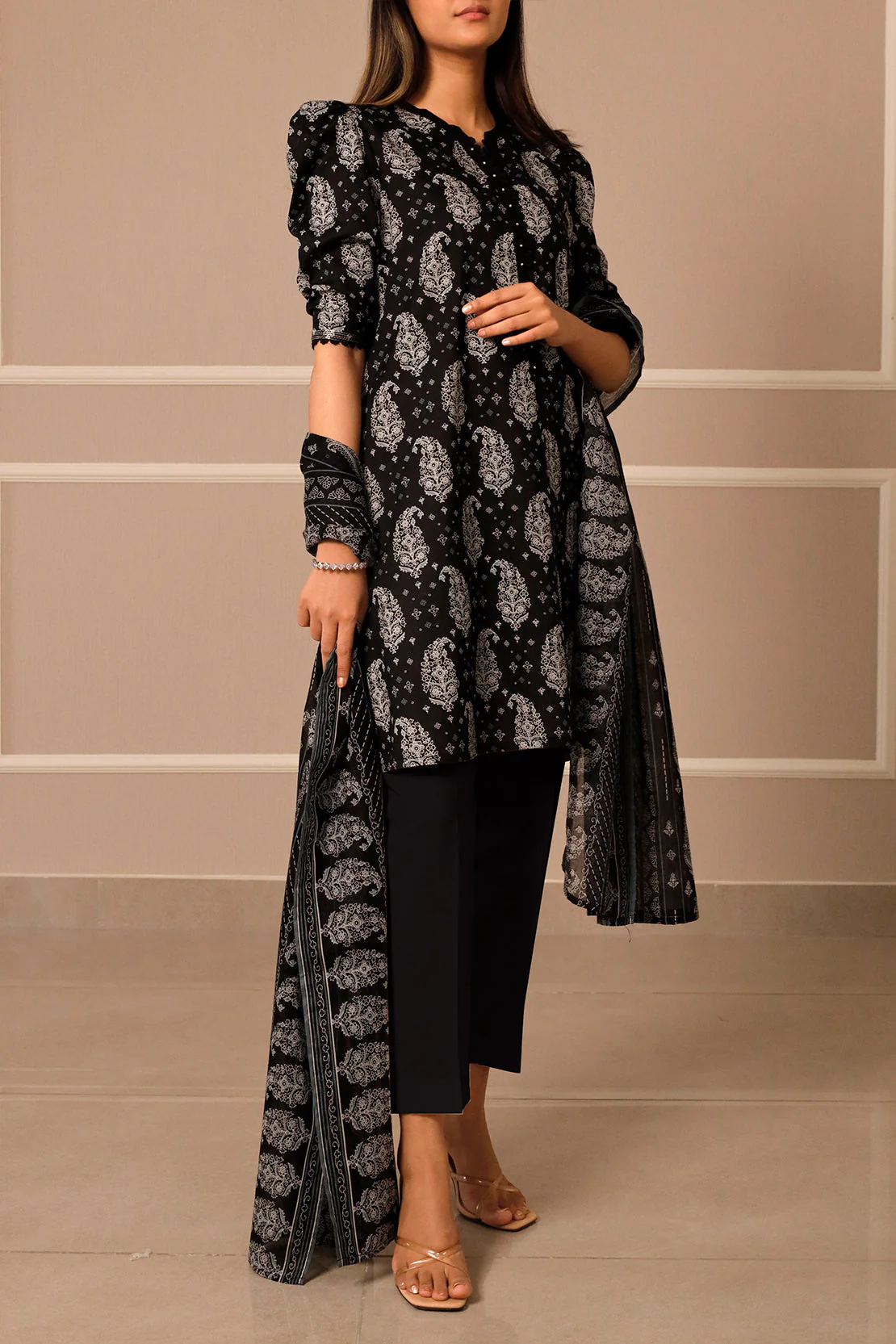 Unstitched Printed Lawn 3 Piece - Image 4