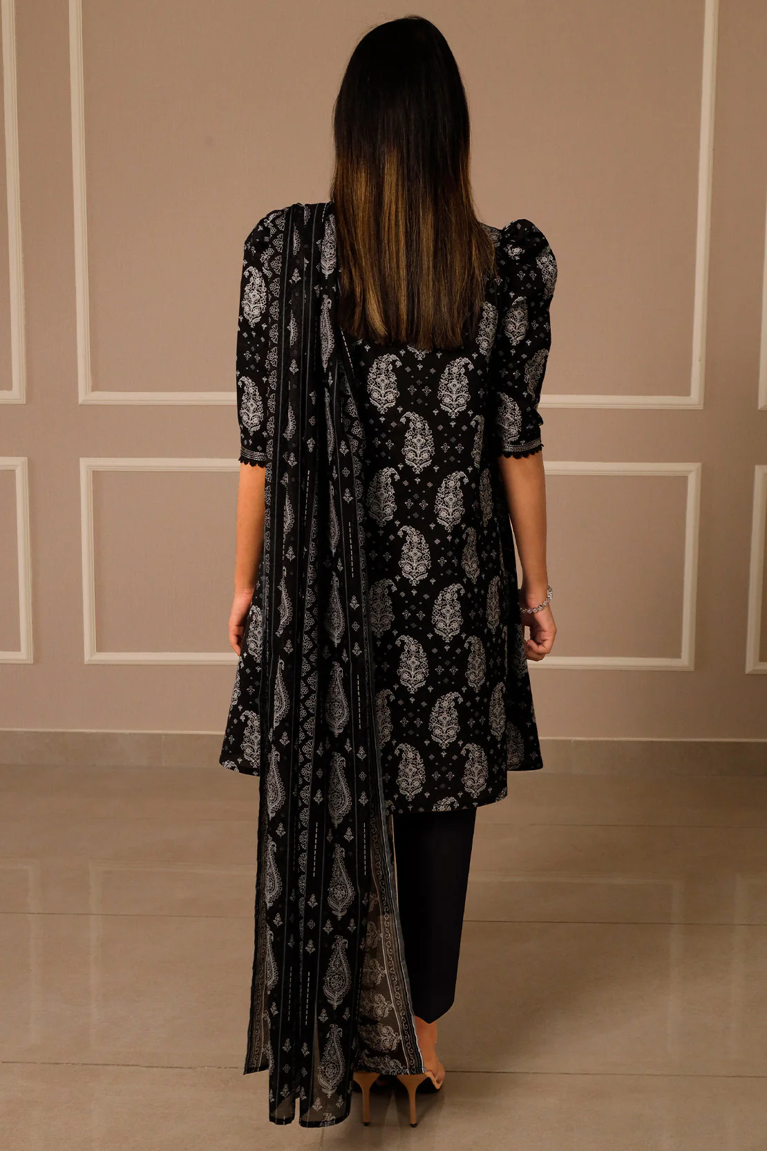Unstitched Printed Lawn 3 Piece - Image 5