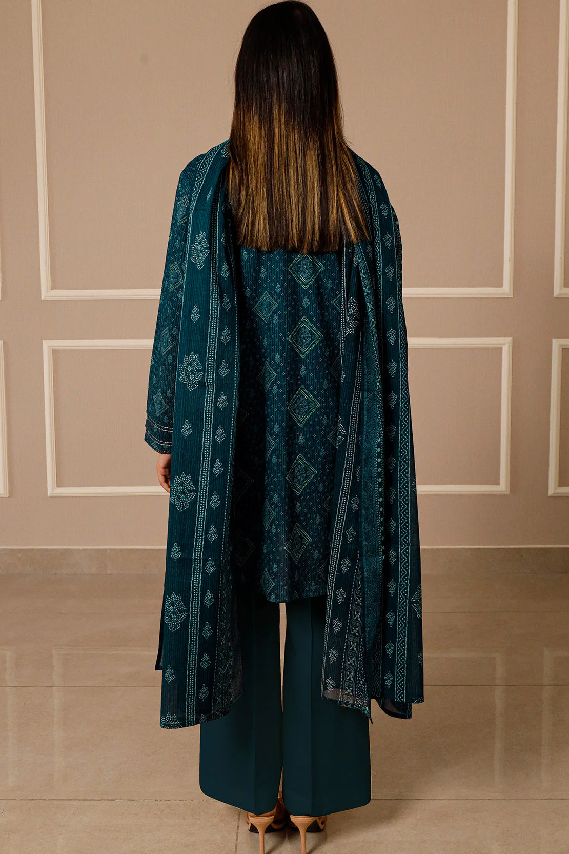 Unstitched Printed Lawn 3 Piece - Image 5