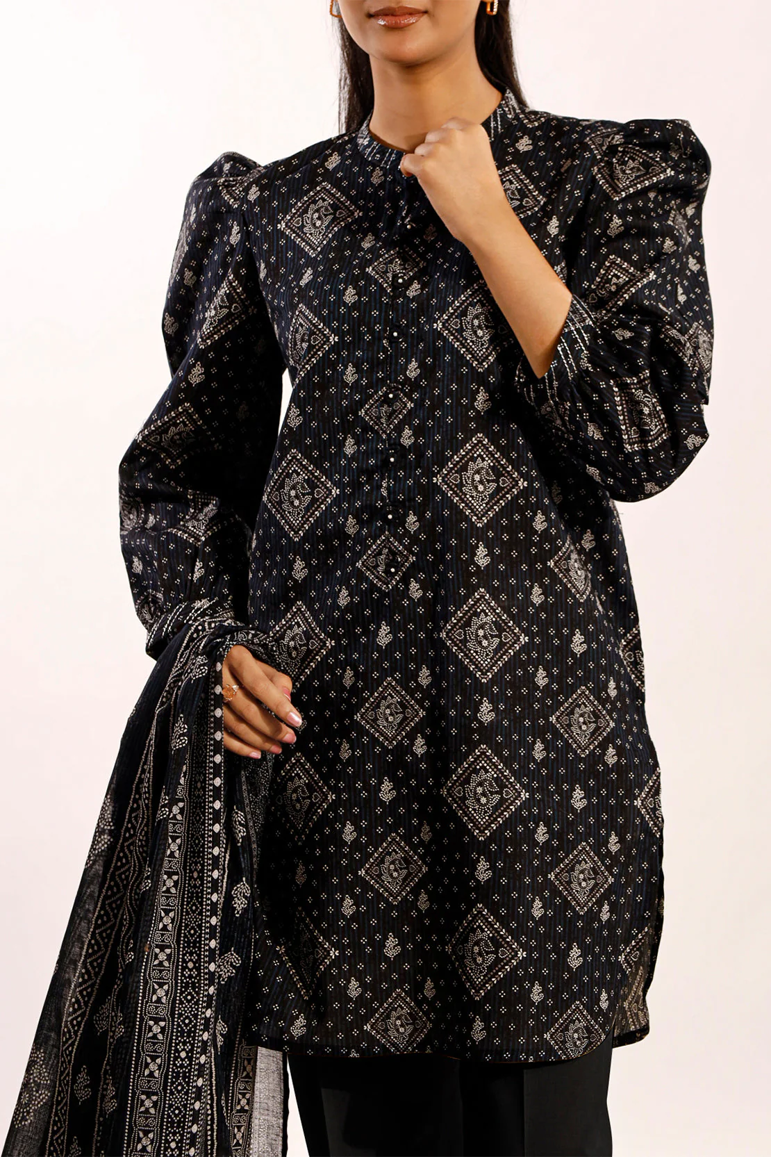 Unstitched Printed Lawn 3 Piece - Image 4