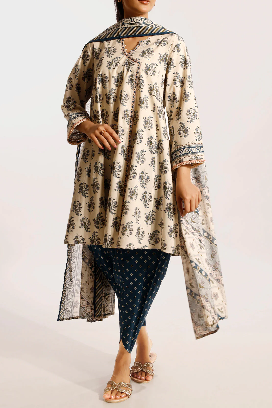 Unstitched Printed Lawn 3 Piece - Image 3