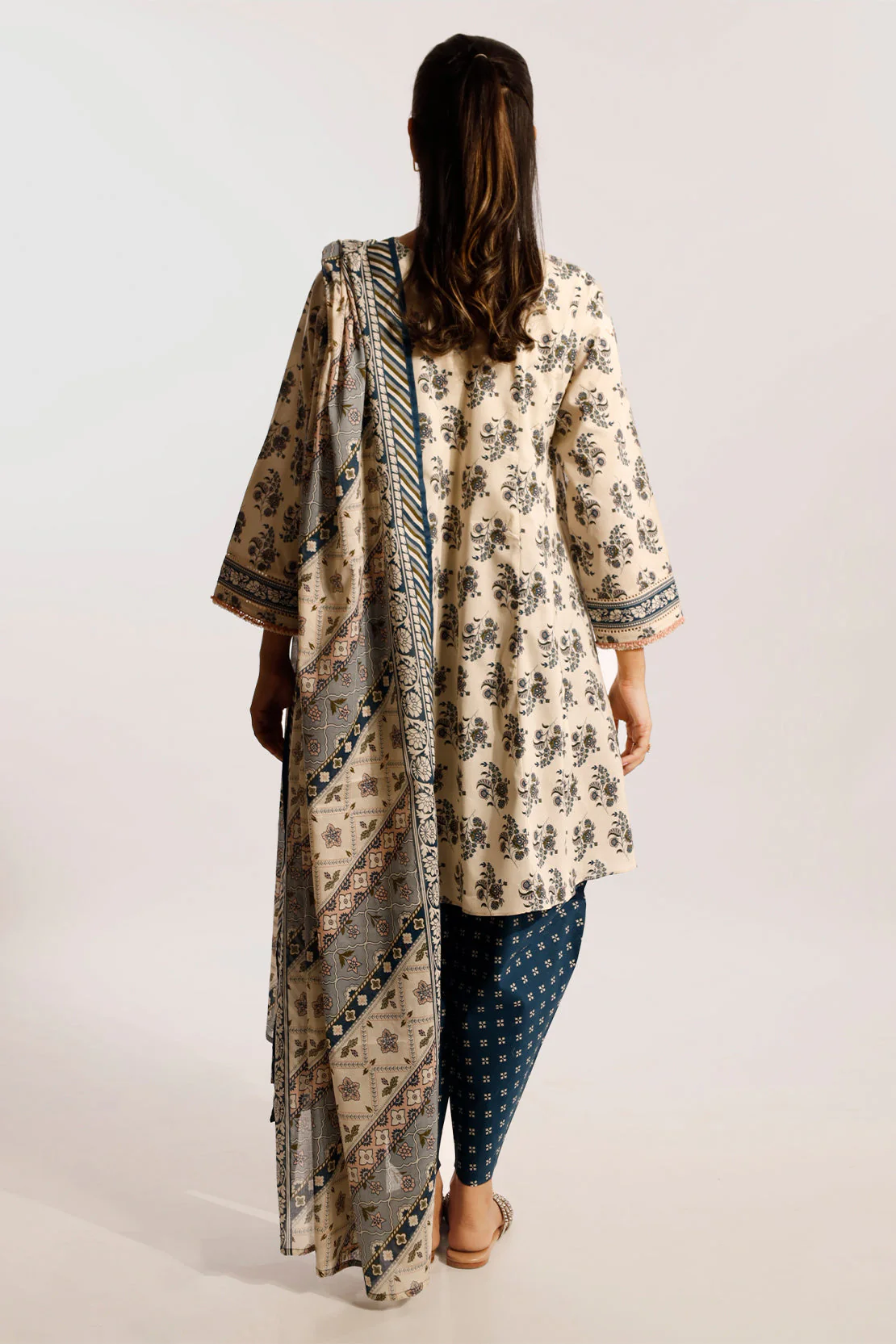 Unstitched Printed Lawn 3 Piece - Image 6