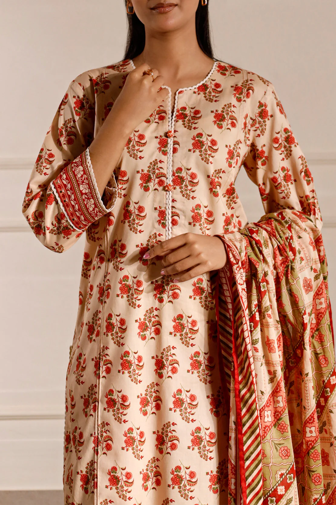 Unstitched Printed Lawn 3 Piece - Image 4