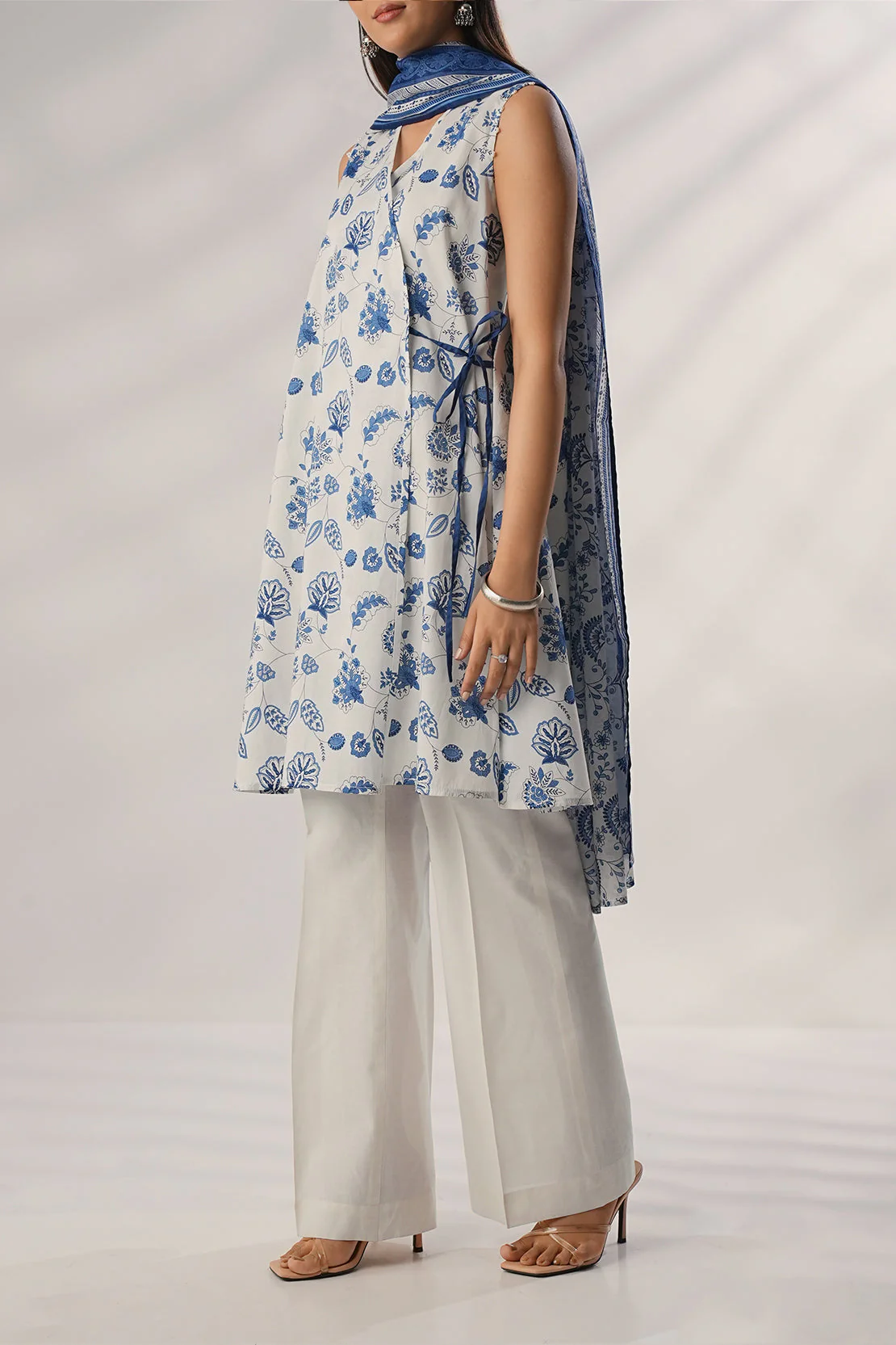 Unstitched Printed Lawn 3 Piece - Image 4