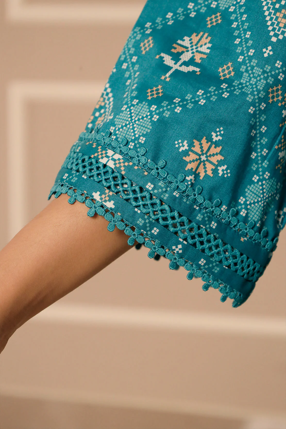 Unstitched Printed Lawn 3 Piece - Image 8