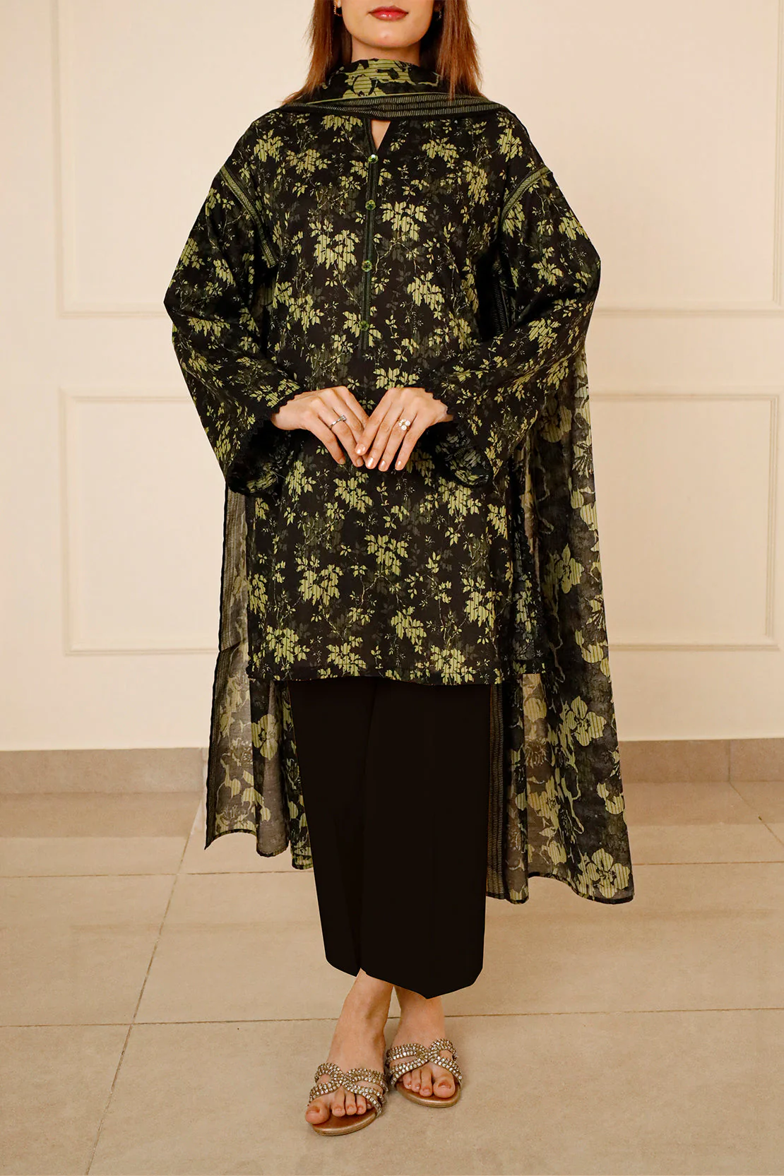 Unstitched Printed Lawn 3 Piece - Image 4