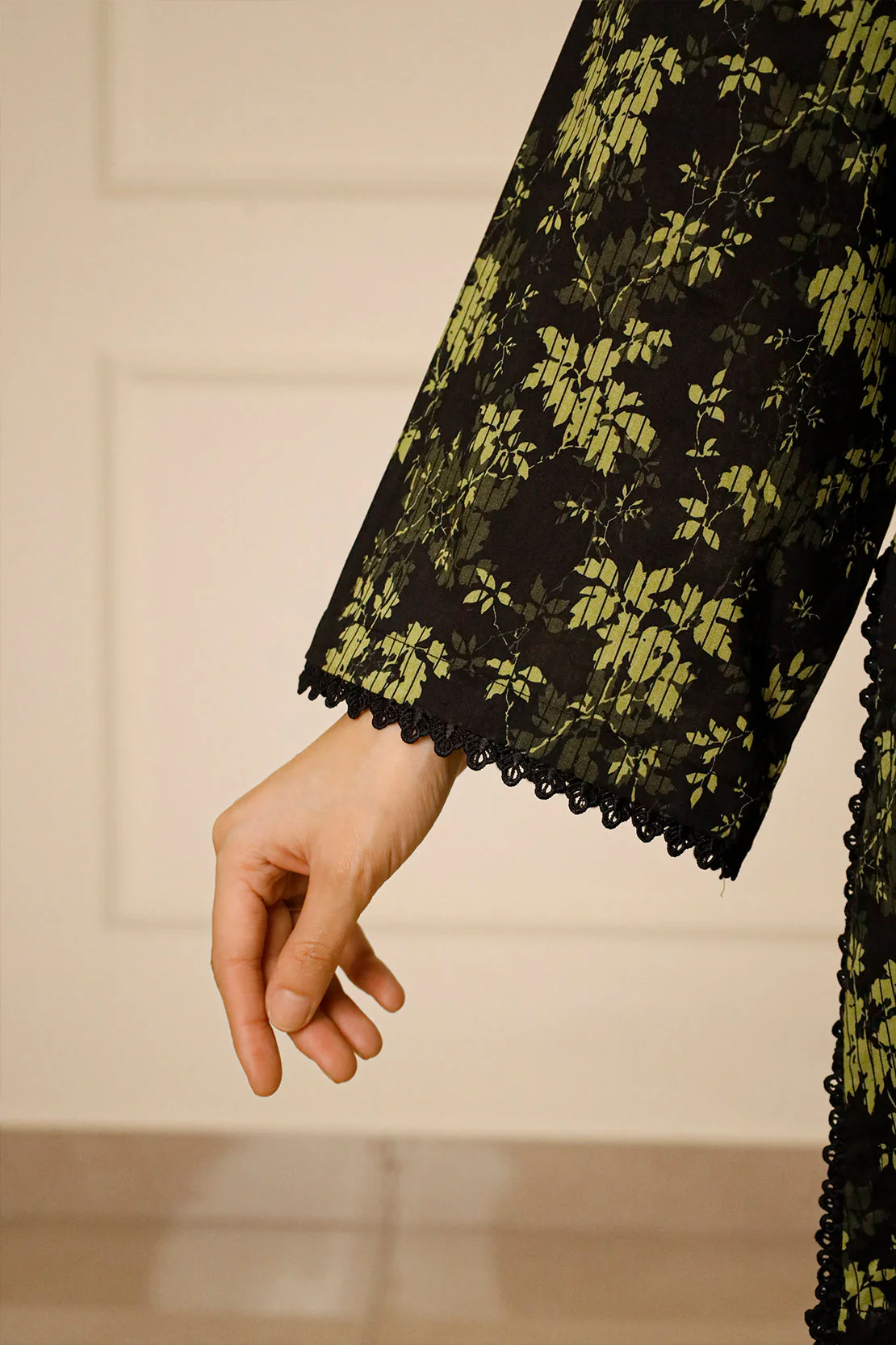 Unstitched Printed Lawn 3 Piece - Image 8