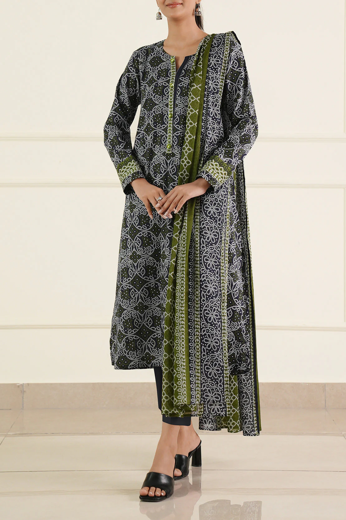 Unstitched Printed Lawn 3 Piece - Image 3