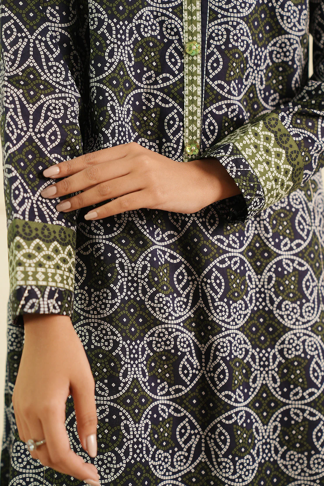 Unstitched Printed Lawn 3 Piece - Image 7