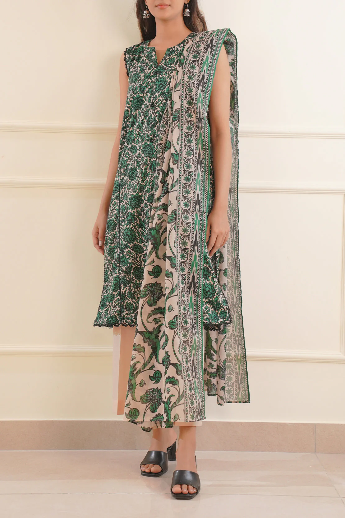 Unstitched Printed Lawn 3 Piece - Image 3