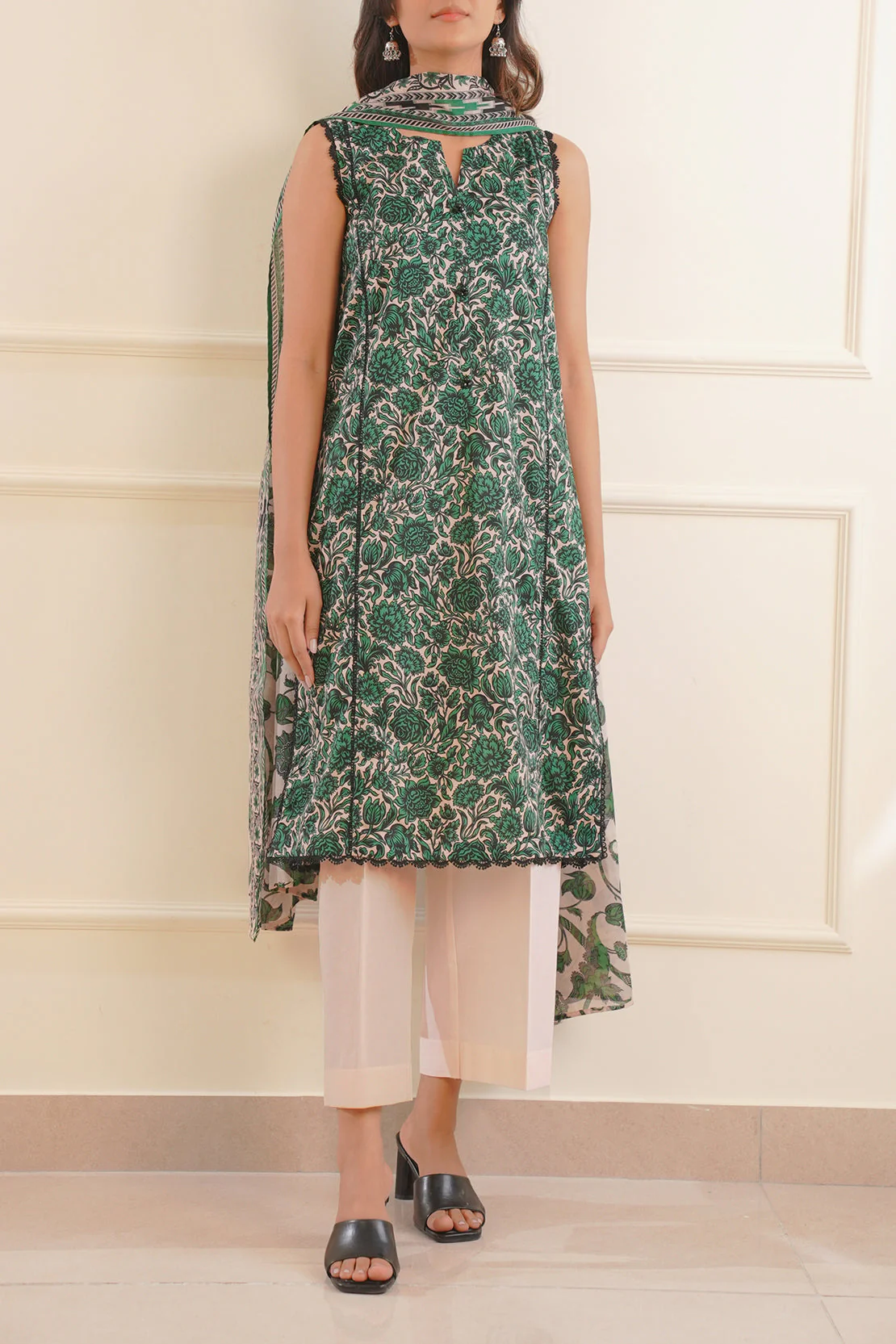 Unstitched Printed Lawn 3 Piece - Image 4