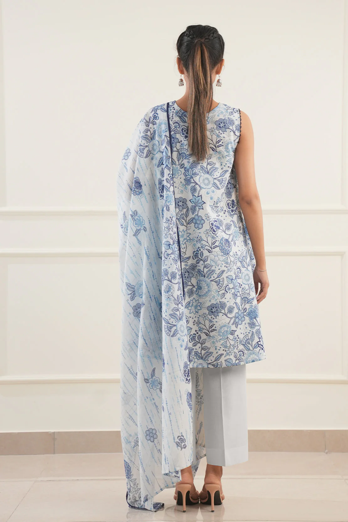 Unstitched Printed Lawn 3 Piece - Image 5
