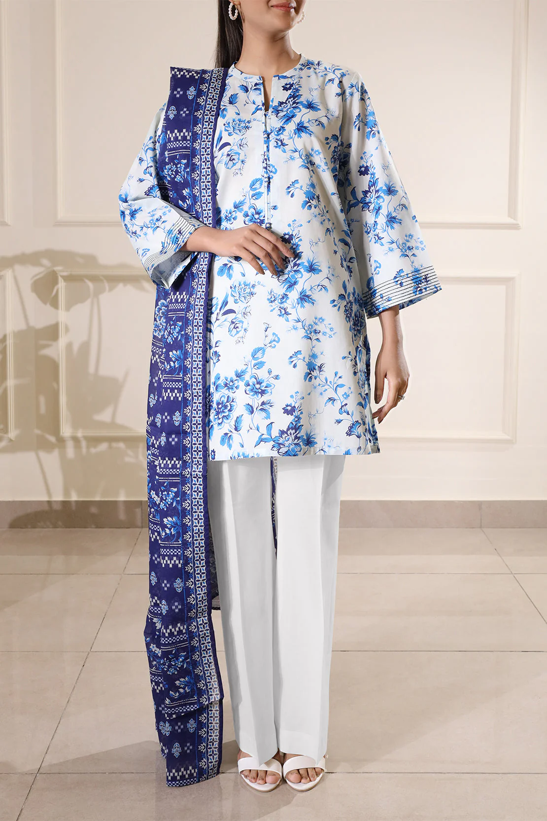 Unstitched Printed Lawn 3 Piece - Image 2