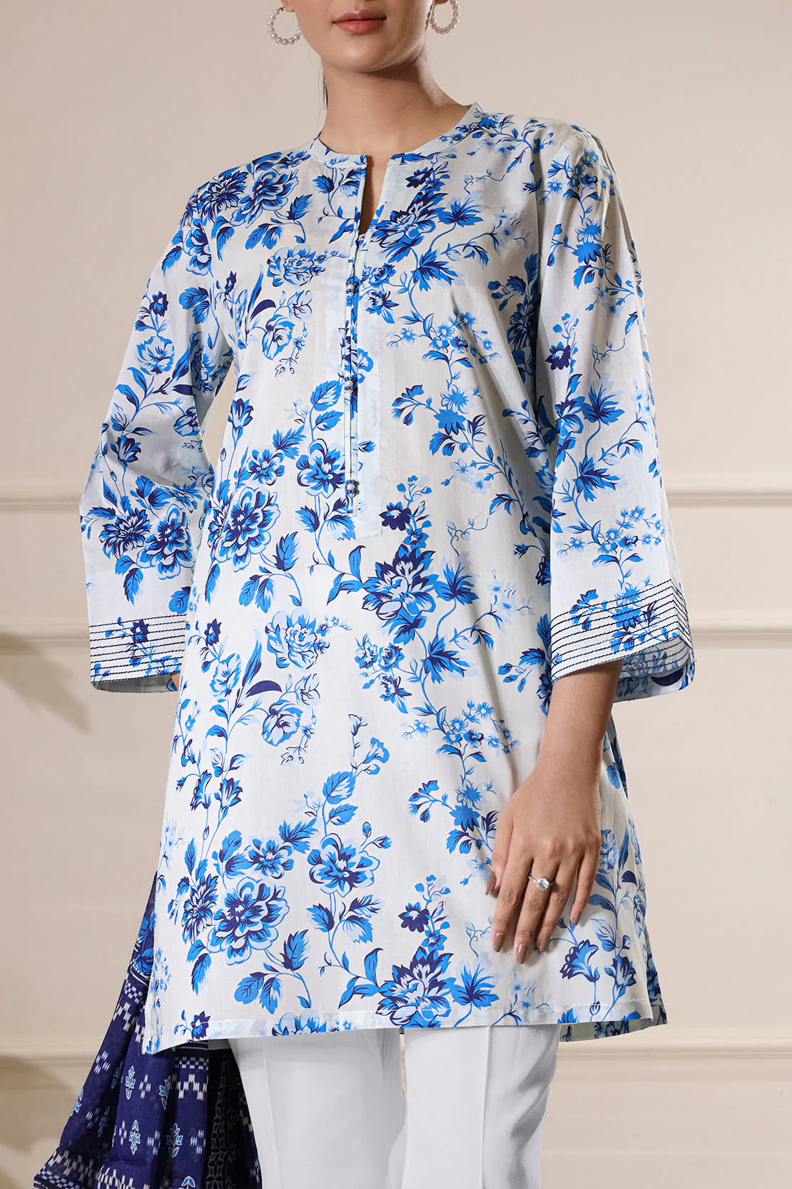 Unstitched Printed Lawn 3 Piece - Image 4