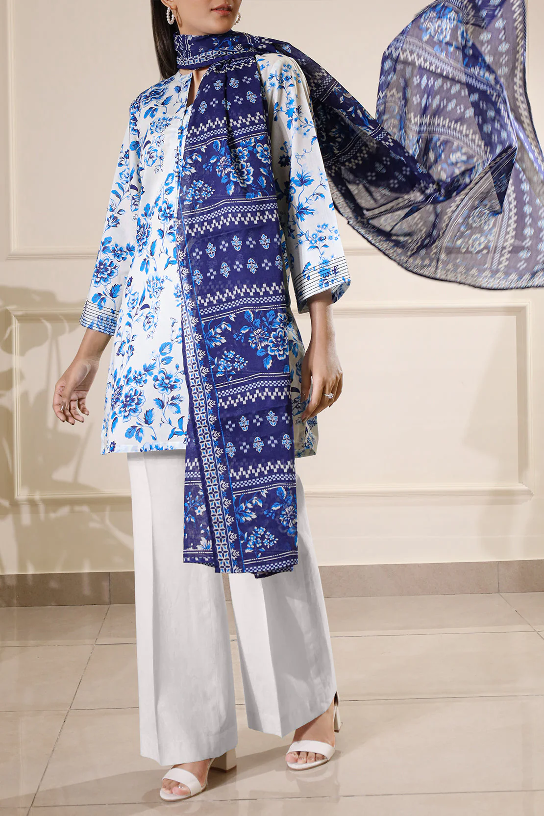 Unstitched Printed Lawn 3 Piece - Image 5