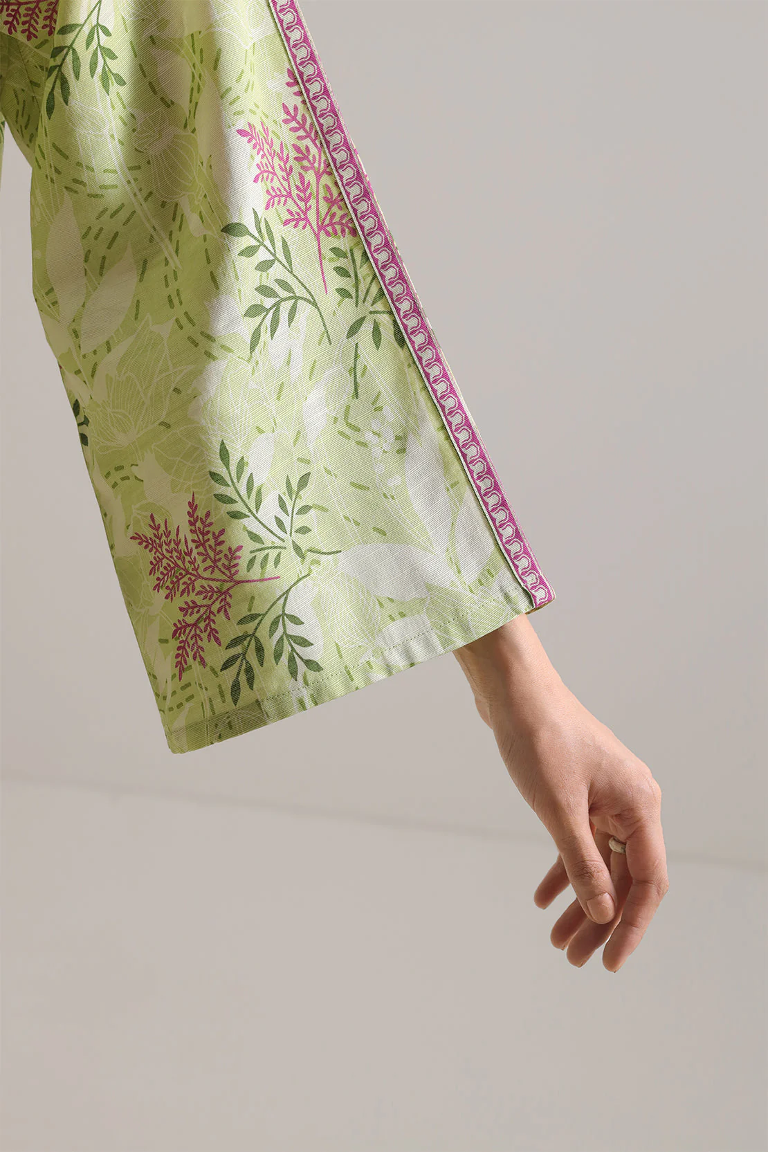 Unstitched Printed Lawn 3 Piece - Image 4