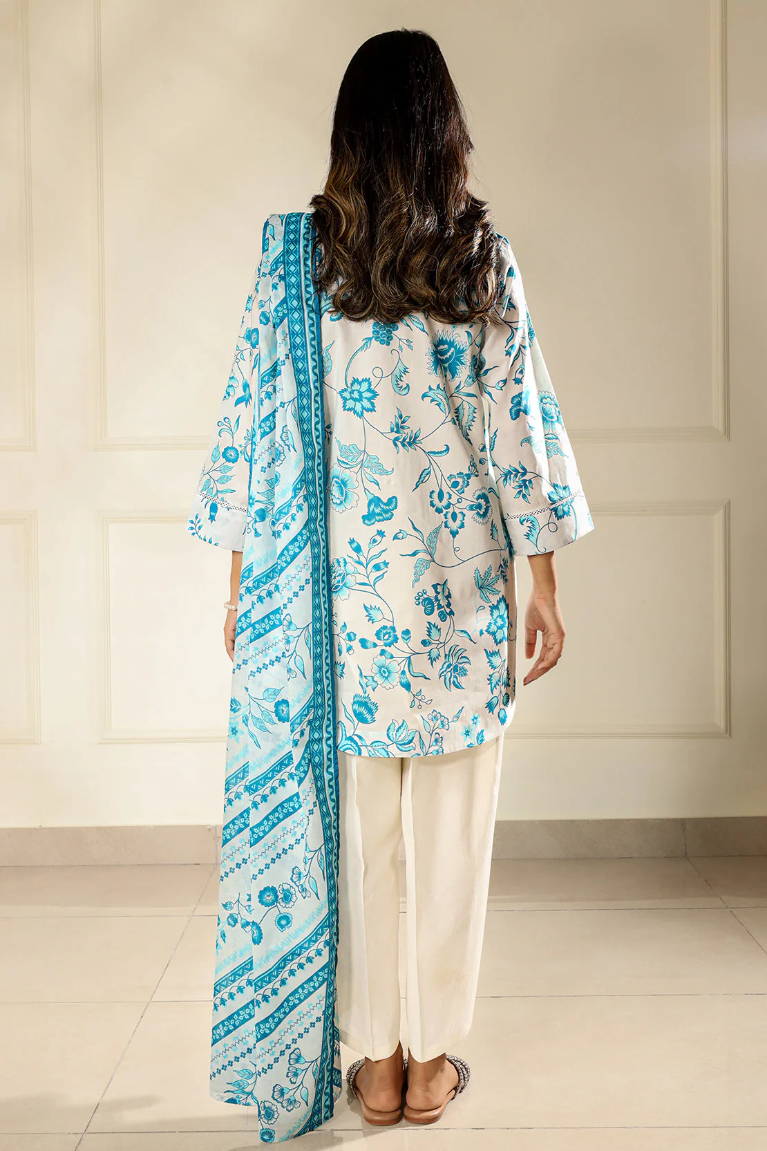 Unstitched Printed Lawn 3 Piece - Image 5