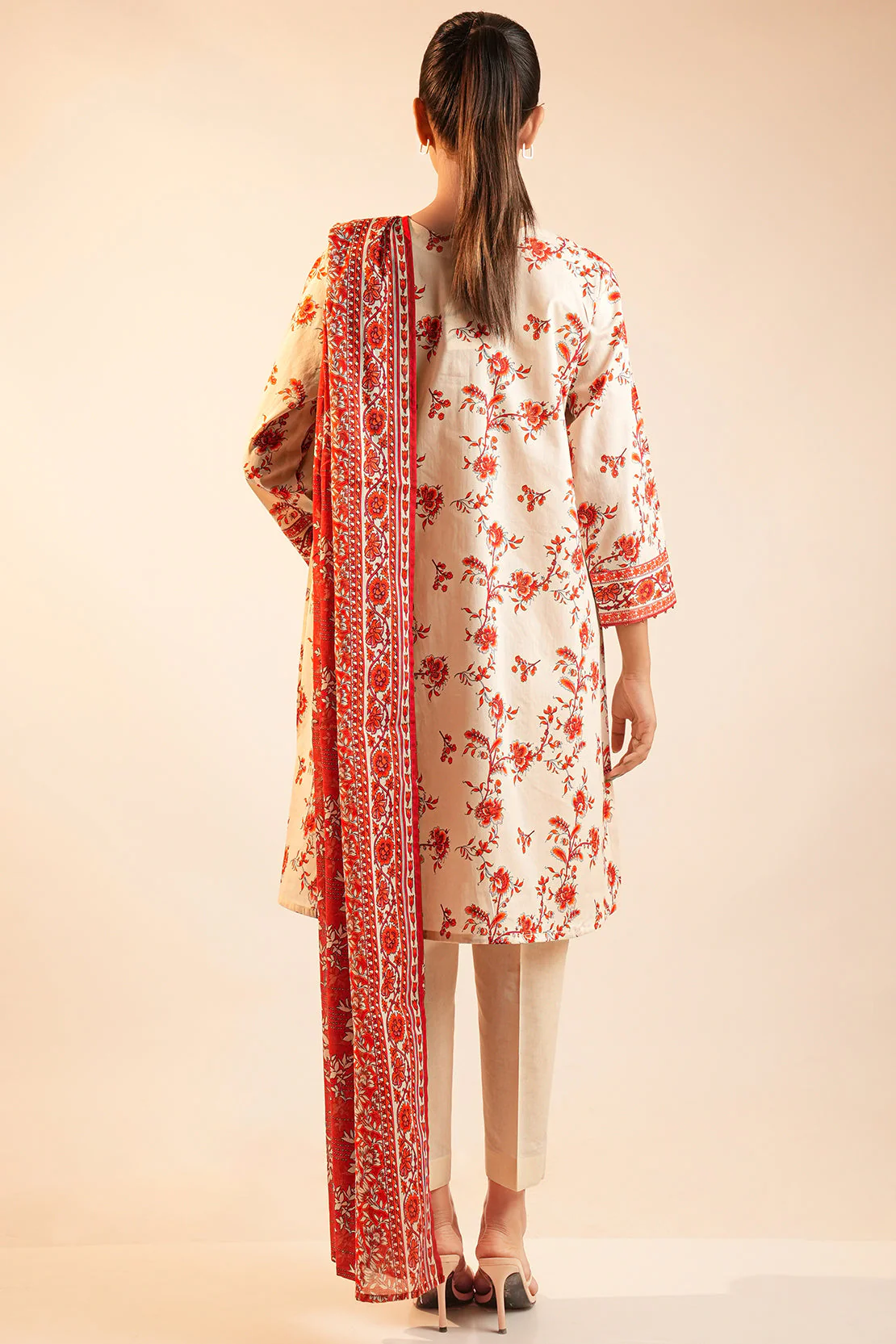 Unstitched Printed Lawn 3 Piece - Image 9