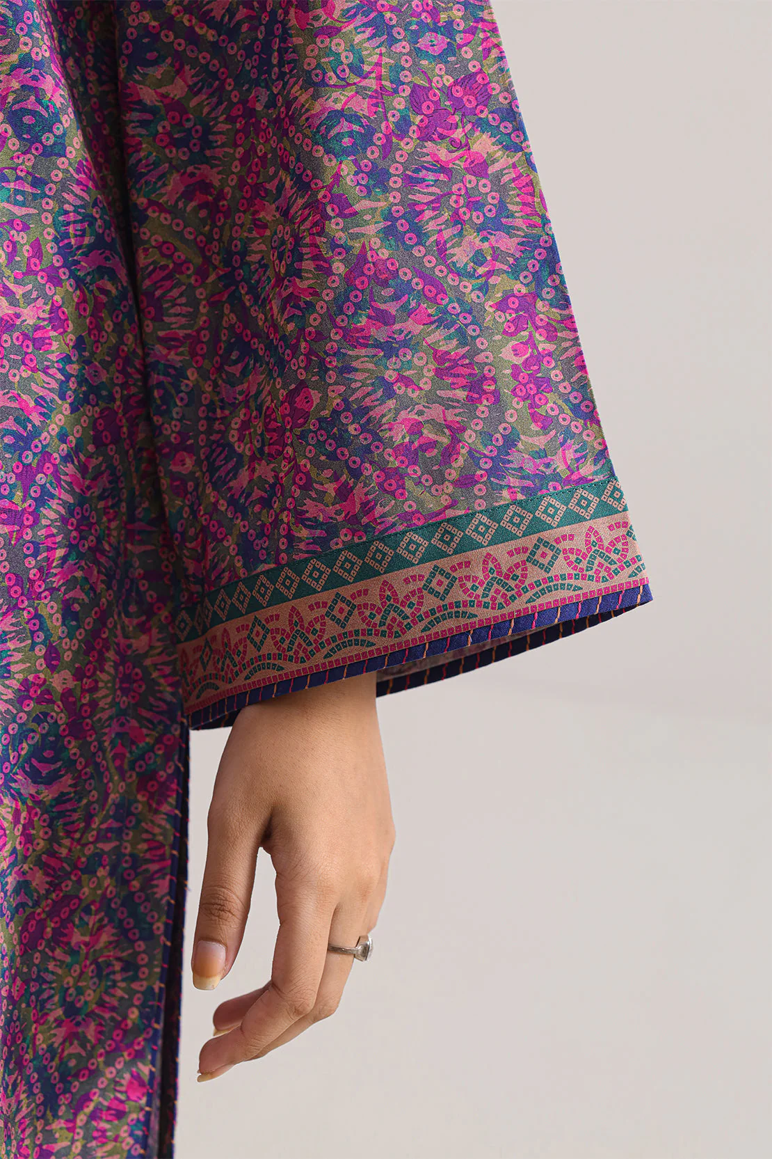 Unstitched Printed Lawn 3 Piece - Image 5