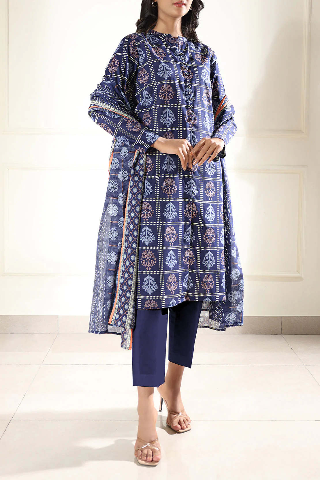 Unstitched Printed Lawn 3 Piece - Image 4