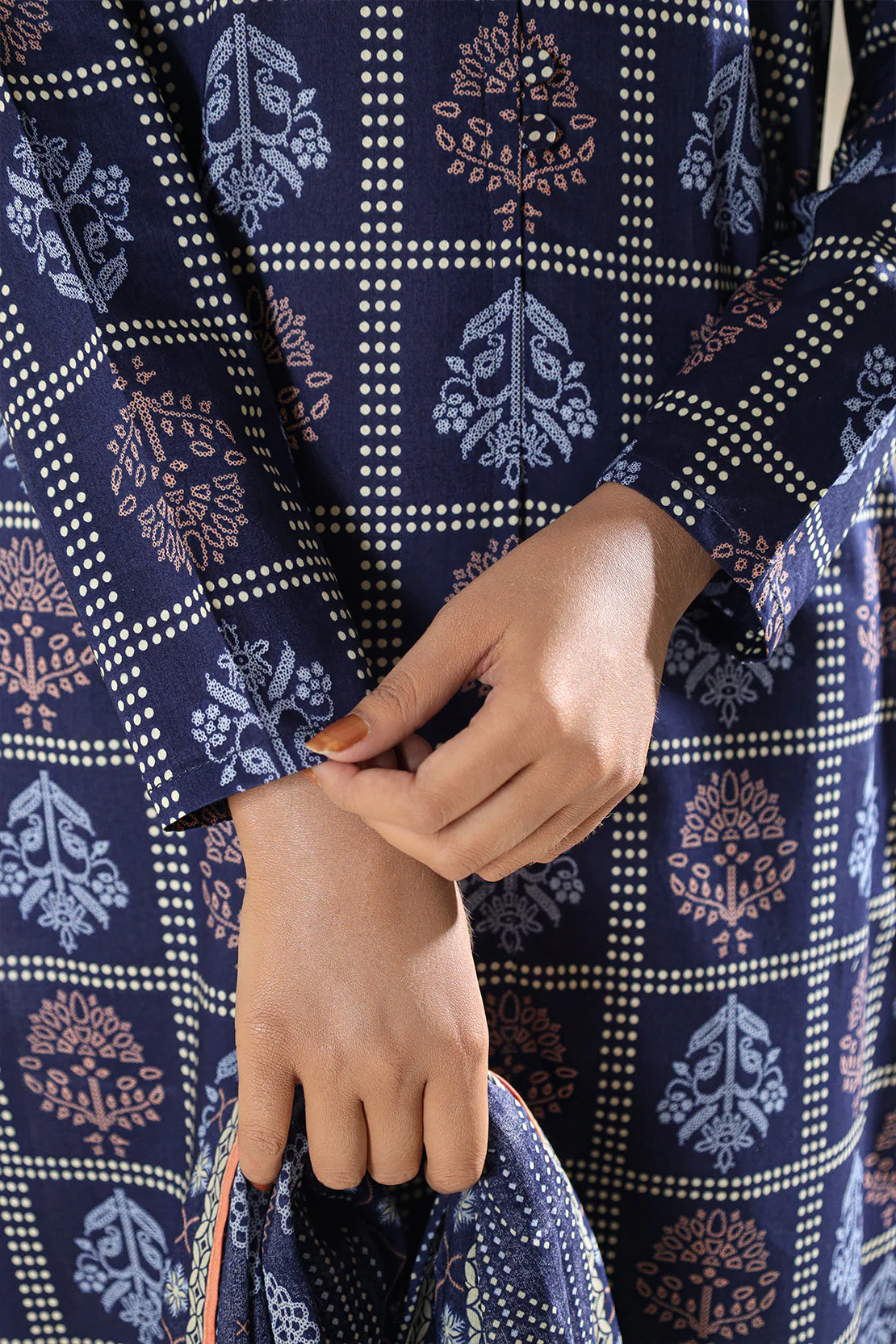 Unstitched Printed Lawn 3 Piece - Image 7