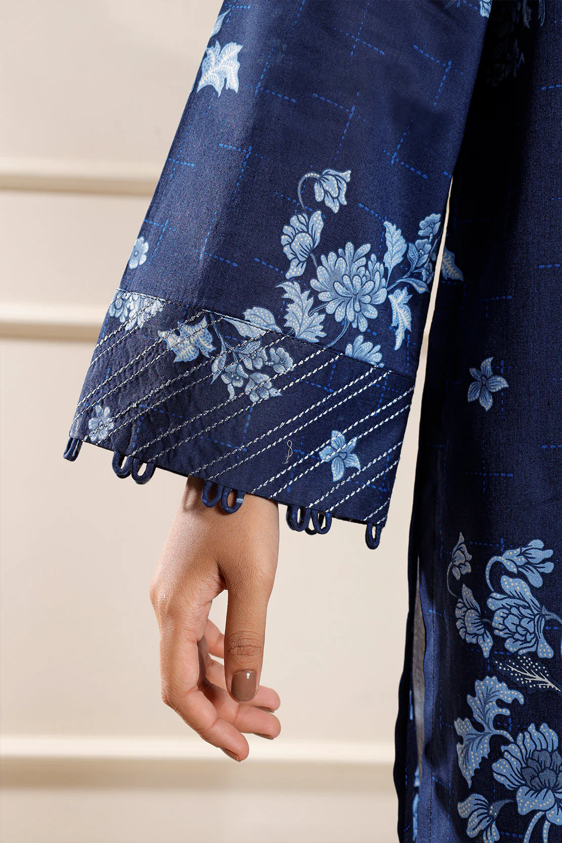 Unstitched Printed Lawn 3 Piece - Image 7