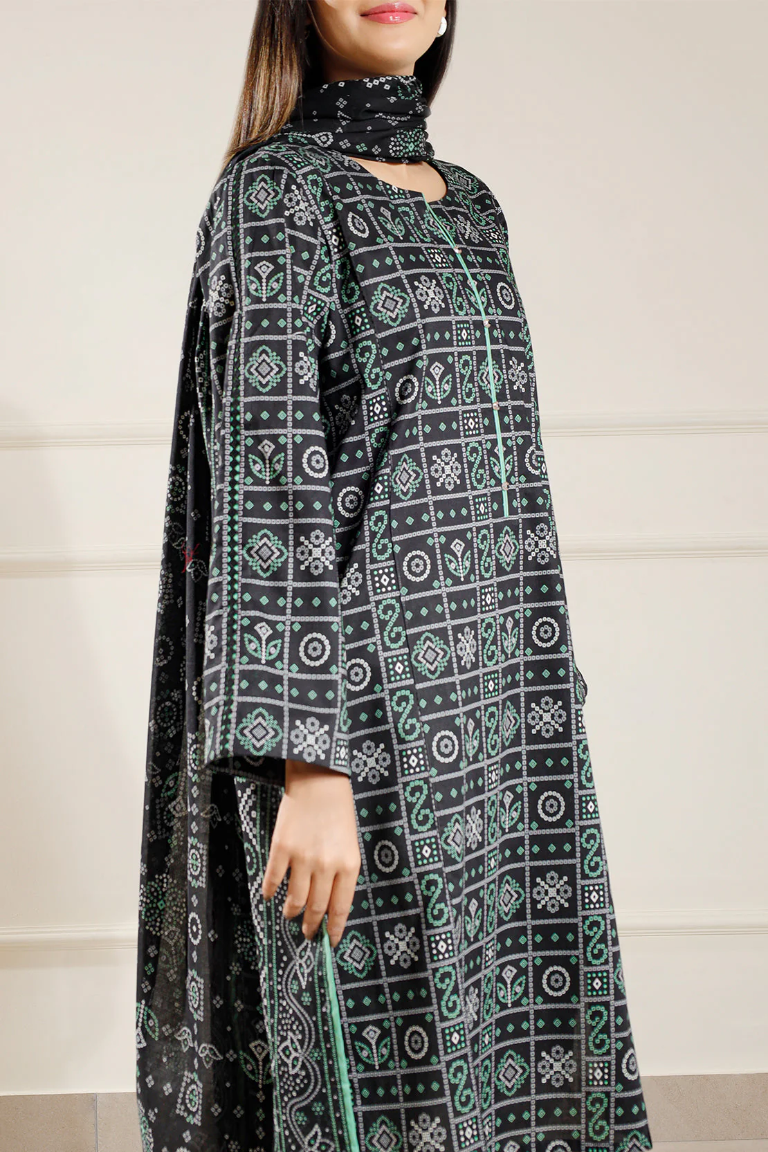 Unstitched Printed Lawn 3 Piece - Image 3