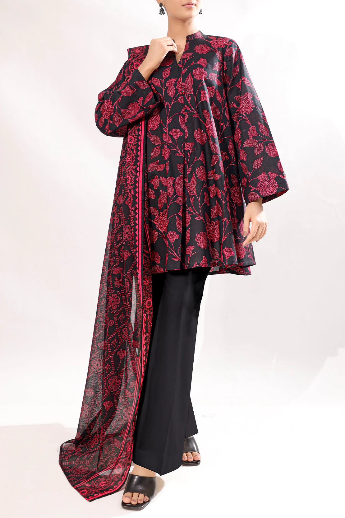 Unstitched Printed Lawn 3 Piece - Image 2