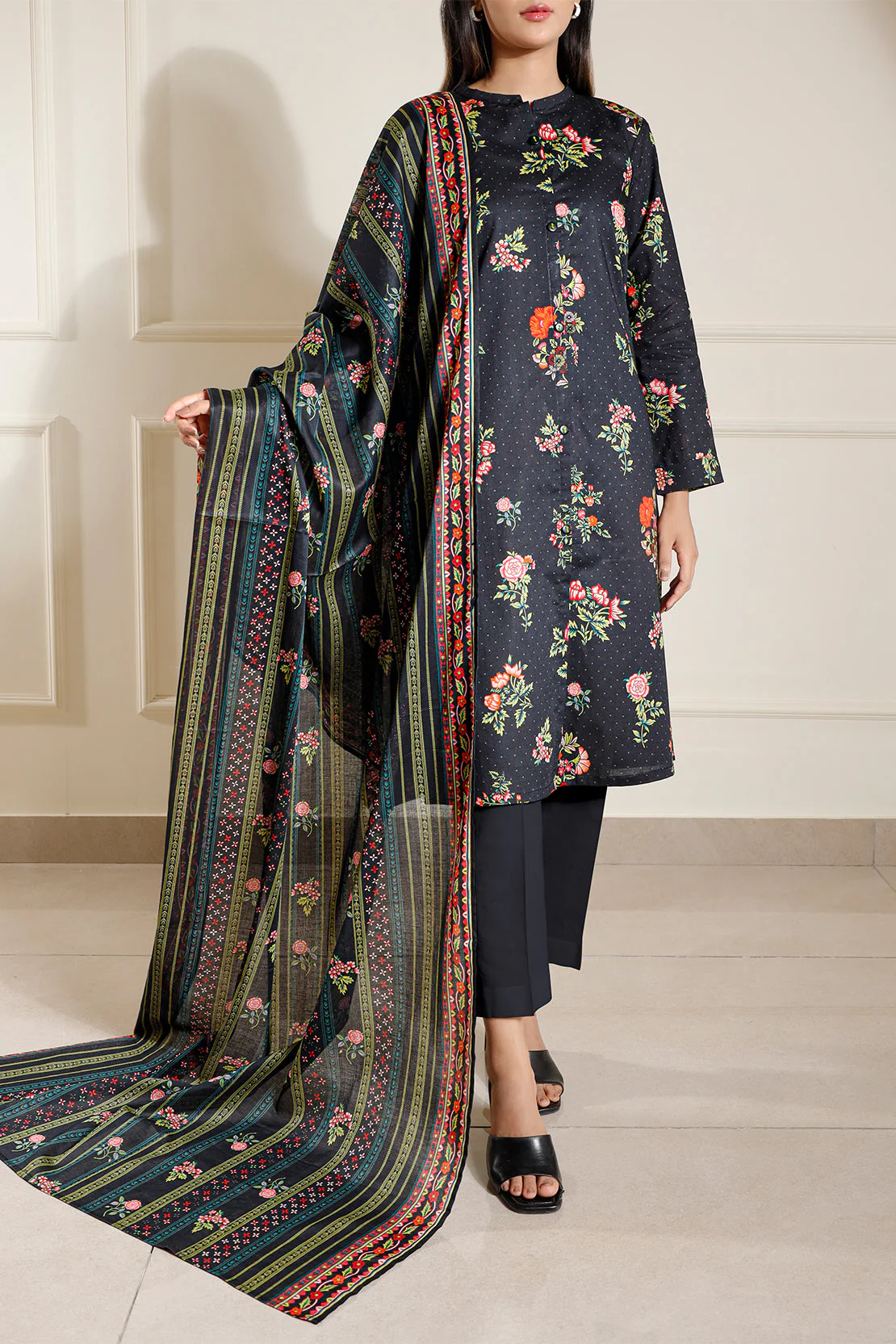 Unstitched Printed Lawn 3 Piece - Image 2