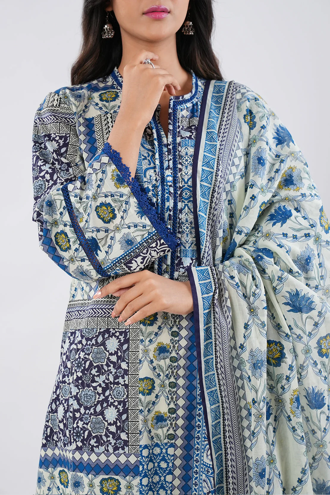 Unstitched Printed Lawn 3 Piece - Image 2